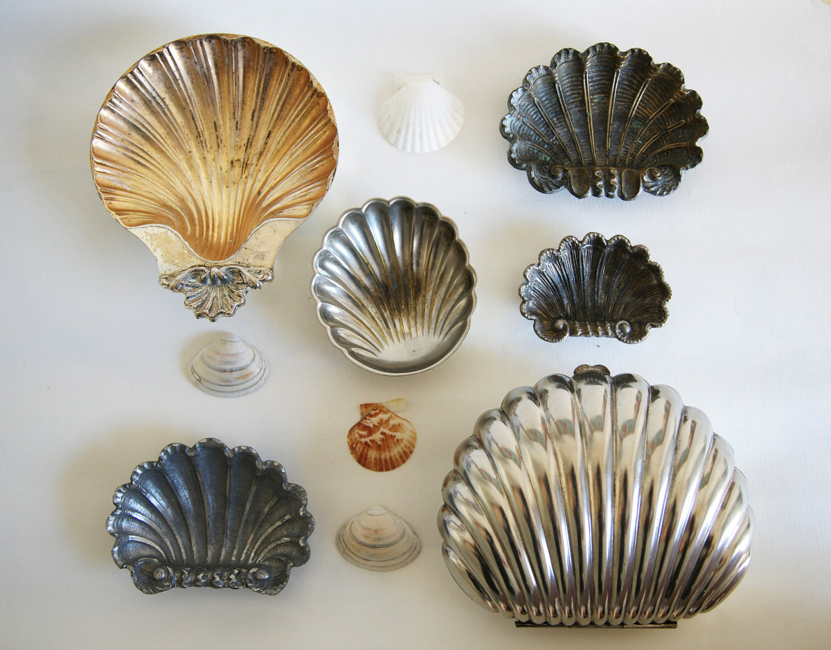 Two-Tone Shell Ashtray