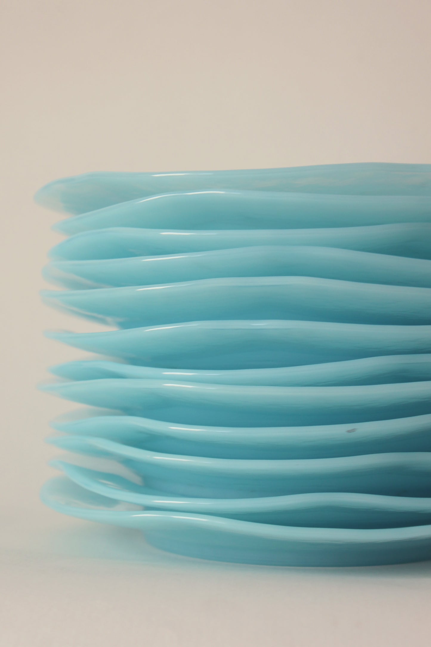 Set 12 assiettes verre opalin bleu