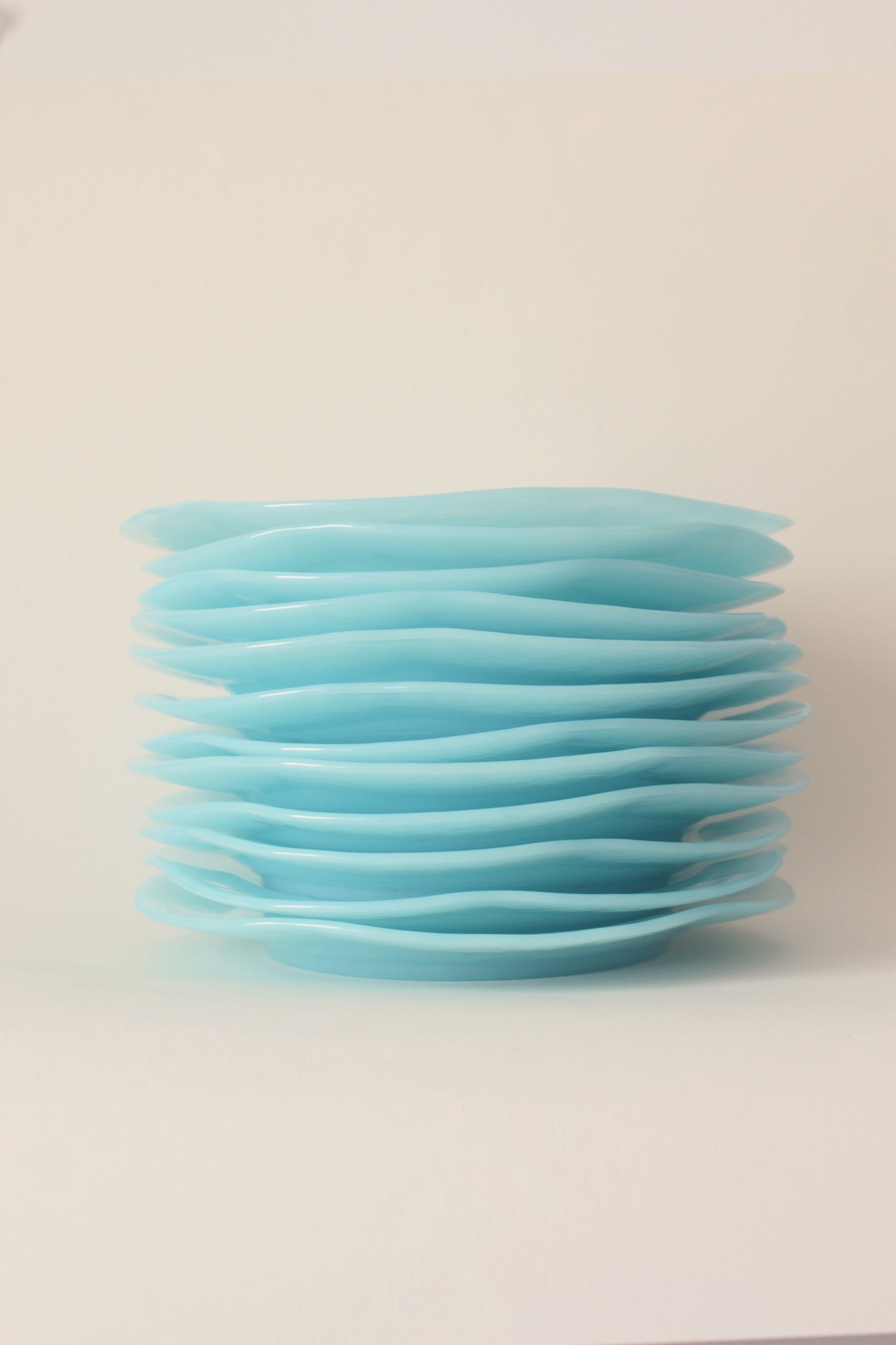 Set 12 assiettes verre opalin bleu