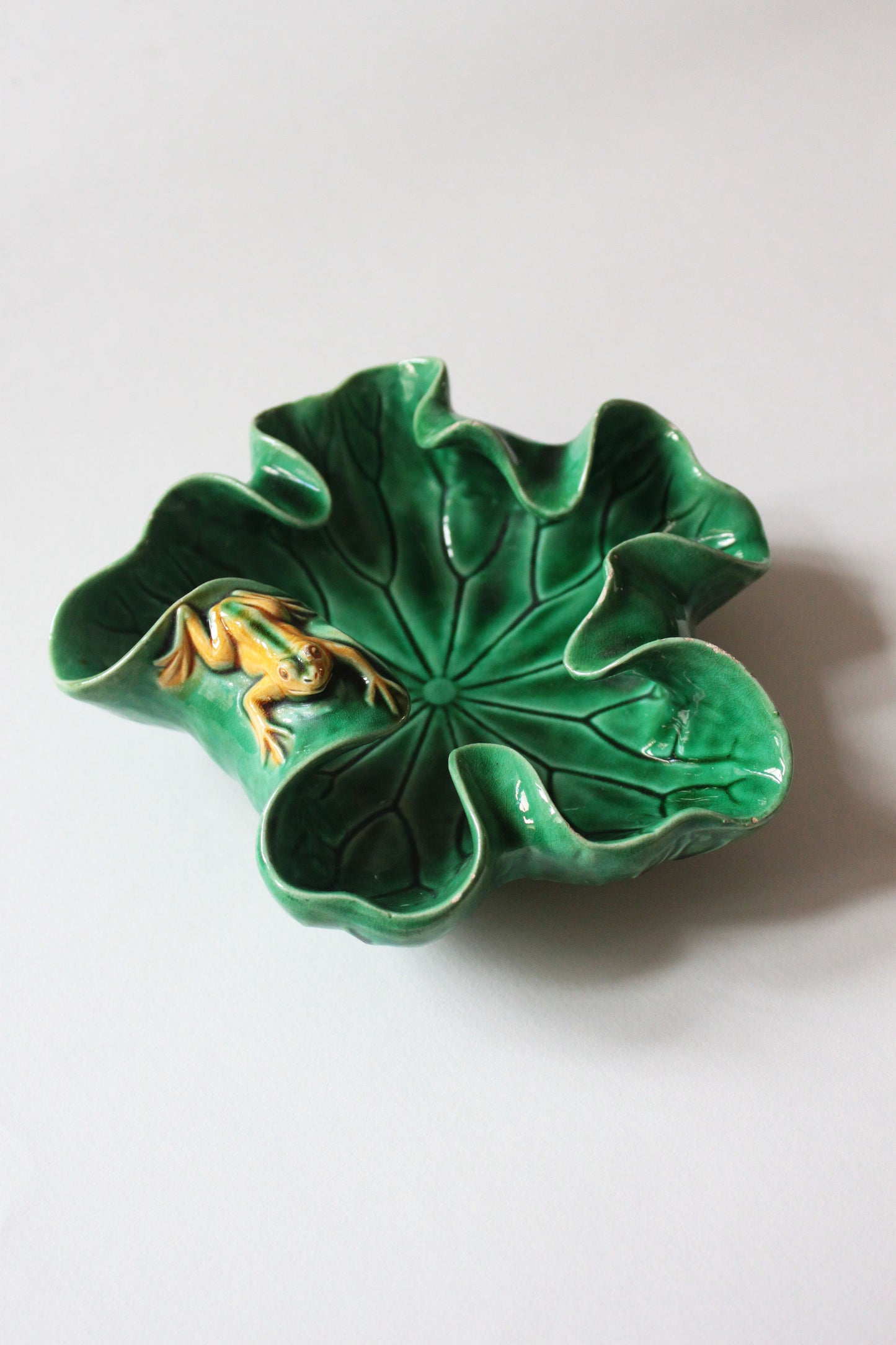 Cendrier avec grenouille