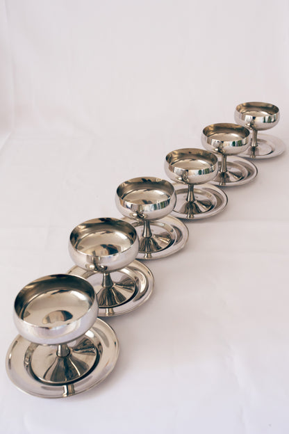 Coupes à glaces et soucoupes