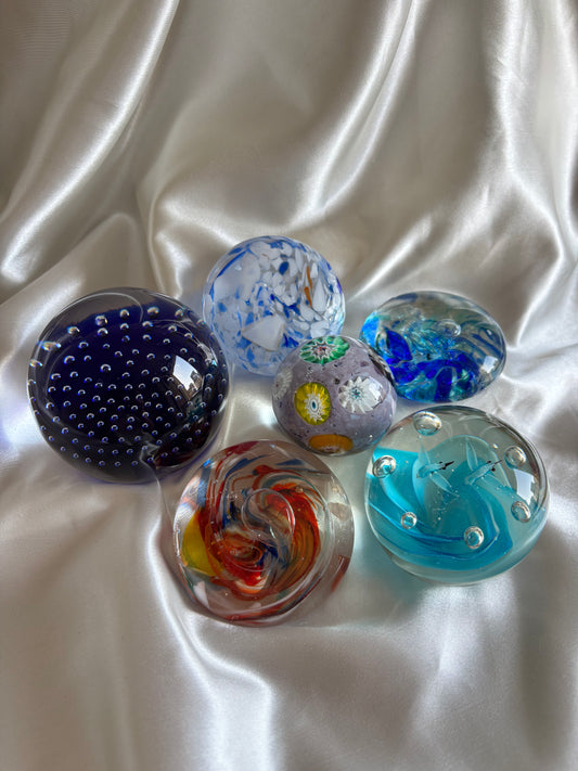 Lot de presse-papiers en verre