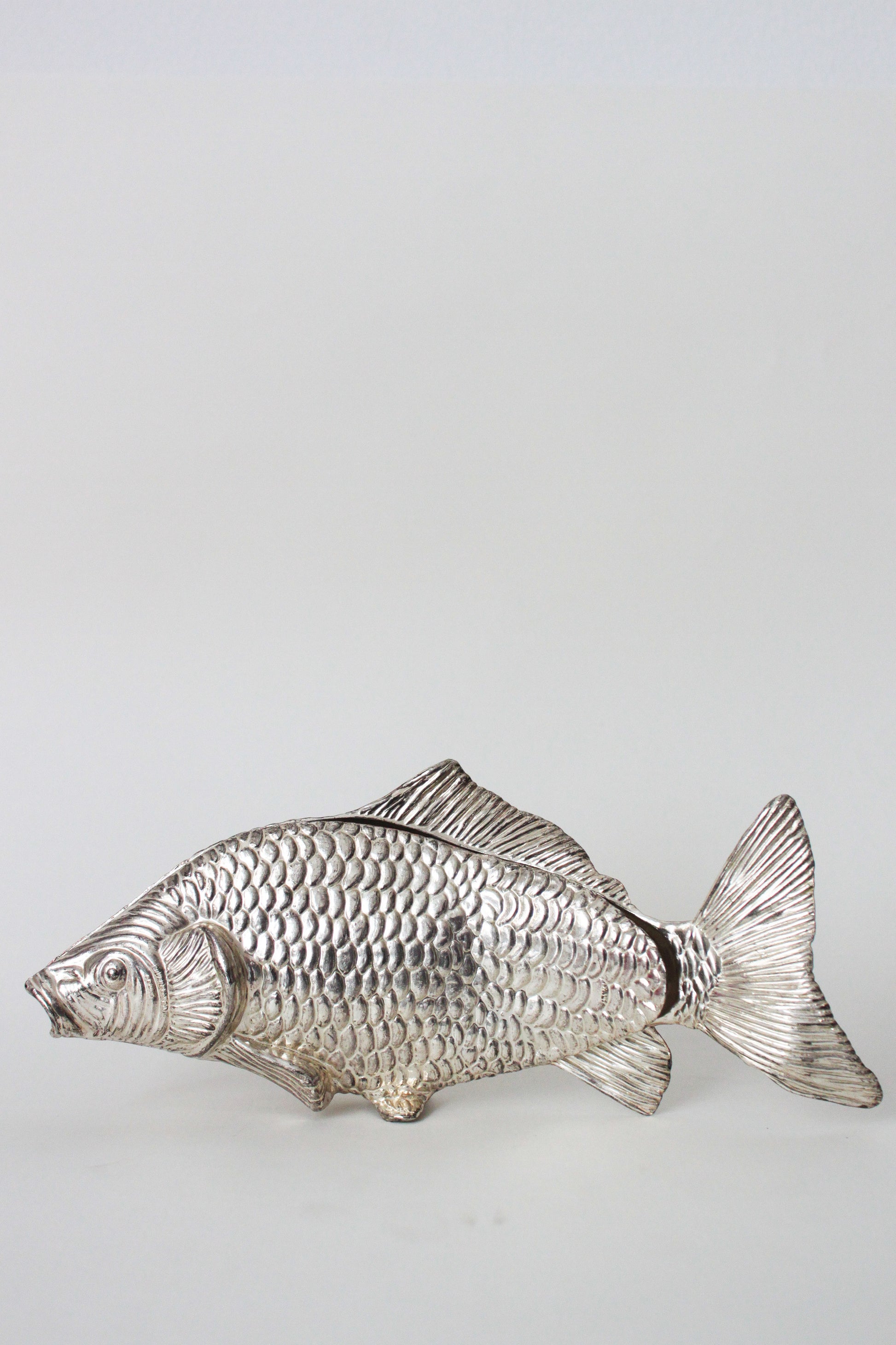 ANCIEN PORTE Lettres ou Porte Serviette Forme de Poisson Argenté Vintage EUR 20,00 - FR ANCIEN PORTE Lettres ou Porte Serviette Forme de Poisson Argenté Vintage EUR 20,00 - FR