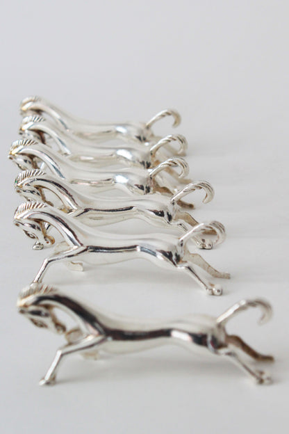 Chevaux repose-couverts